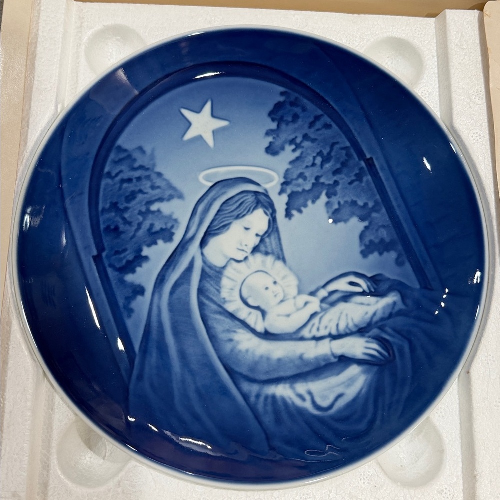 🔹NEW..Bing & Grondahl Copenhagen Porcelain Madonna & Child Decorative Plate…. - Picture 3 of 5
